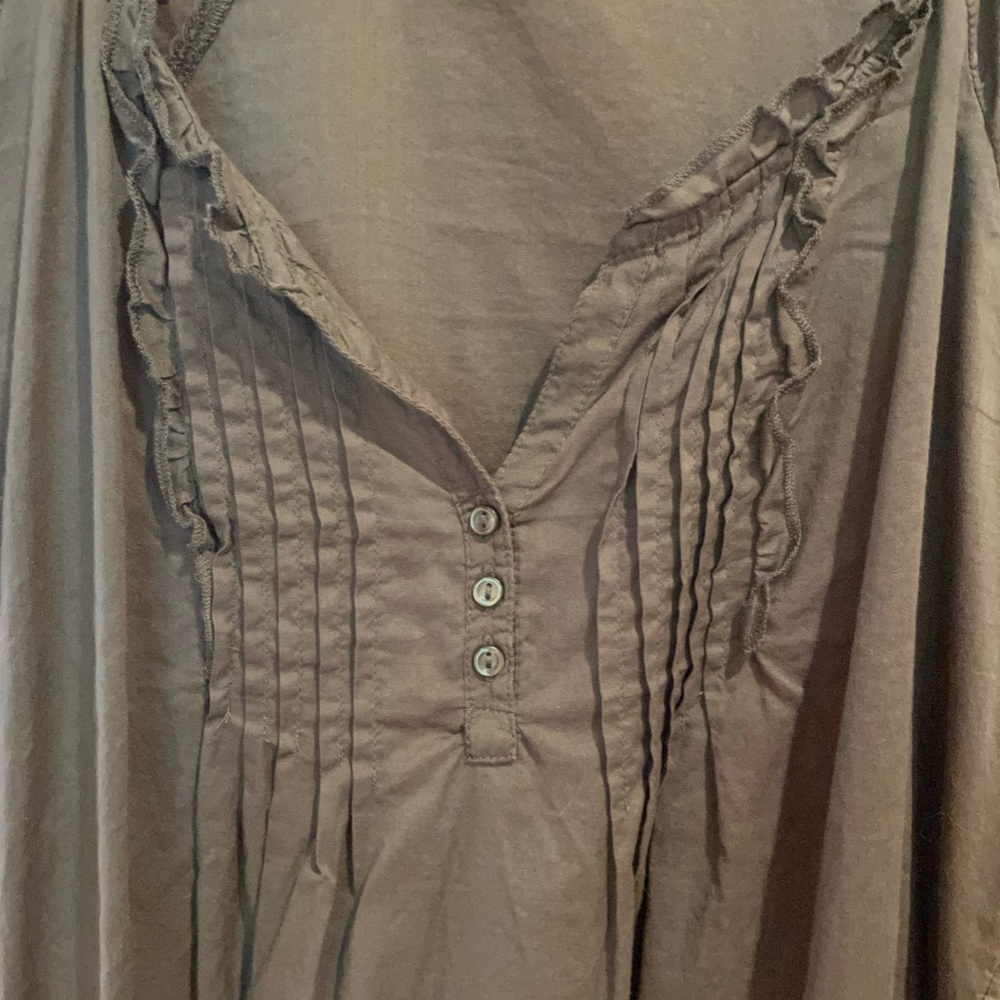 Old Navy - olive green lightweight top